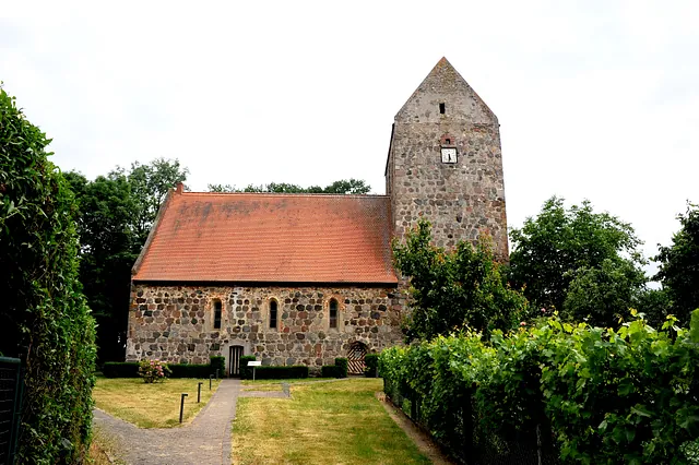 Kirche Holzhausen