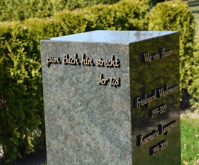 Urnenfeld „Eichenblick“